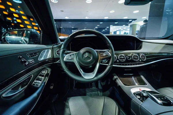 Berlim Dezembro 2017 Showroom Interior Carro Luxo Tamanho Real Mercedes — Fotografia de Stock