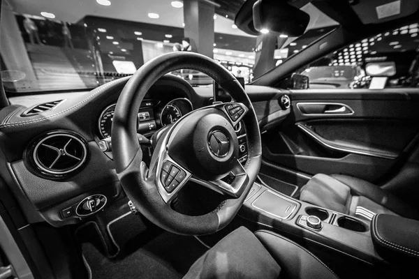 Berlin Grudnia 2017 Showroom Wnętrze Subkompaktowy Samochód Mercedes Benz Cla — Zdjęcie stockowe