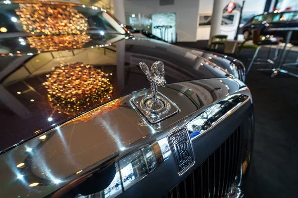 Berlin Décembre 2017 Showroom Emblème Spirit Ecstasy Une Voiture Luxe — Photo