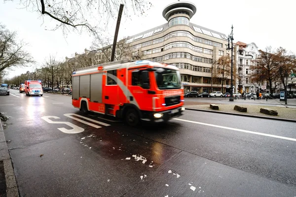 Berlin December 2017 Rescue Vehicles Rushing Rescue Kurfurstendamm Motion Blur — Stock Photo, Image