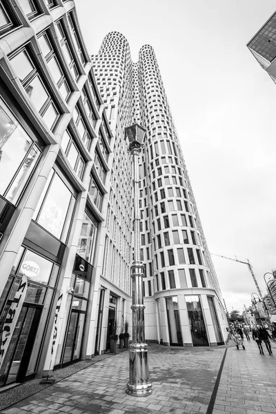 ベルリン 2017 アッパーウェスト アトラス タワー 西ベルリンの鉄道網クリテイカル新しい超高層ビル 119 黒と白 — ストック写真