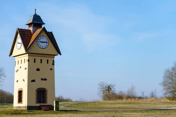 Věž Hodinami Jednom Nejstarších Vesnic Německu Gielsdorf Altlandsberg První Zmínky — Stock fotografie