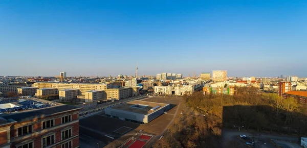 ベルリン ドイツ 2018 鳥瞰図歴史的な四分の一の夕日でベルリンの中心部で — ストック写真