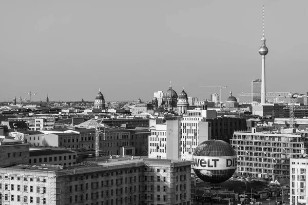 ベルリン ドイツ 2018 鳥瞰図歴史的な四分の一のベルリンの中心部で 黒と白 — ストック写真