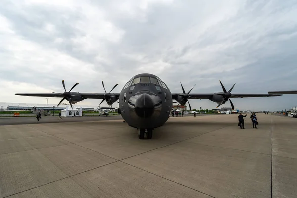 洛克希德 · 马丁C-130J超级大力士 — 图库照片