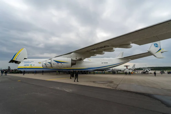 ベルリン ドイツ 2018 戦略的な Airlifter 離着陸場のアントノフ航空アントノフの 225 Mriya Ila ベルリン航空ショー — ストック写真
