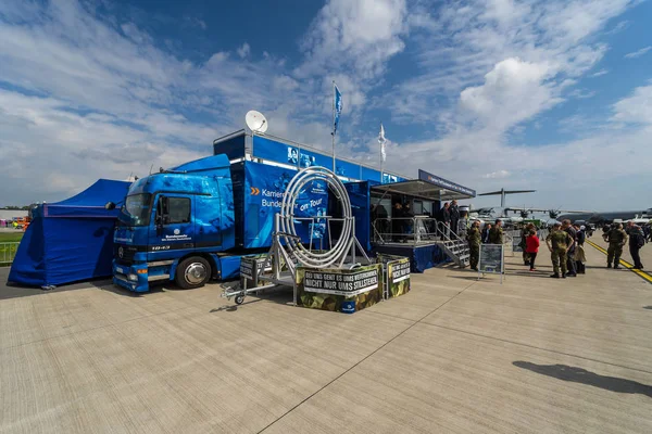 Berlin Germany April 2018 Mobile Road Train Recruitment Point Career — Stock Photo, Image