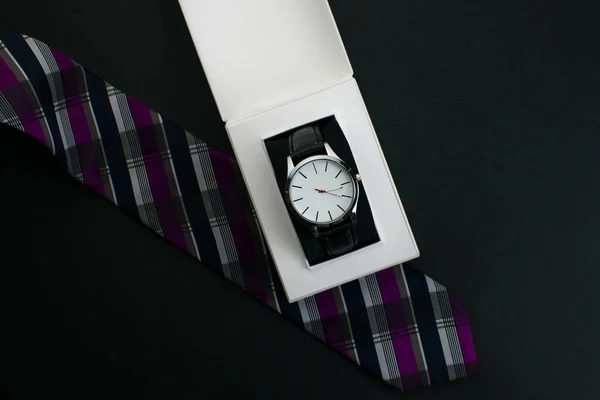 Set Van Heren Accessoires Stropdas Horloge Een Zwarte Achtergrond Herenmode — Stockfoto