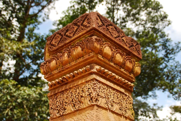 Cambodjaanse Tempel Kolomkop Versierd — Stockfoto