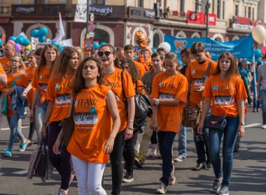 Kaplan günün şerefine karnaval alayı.