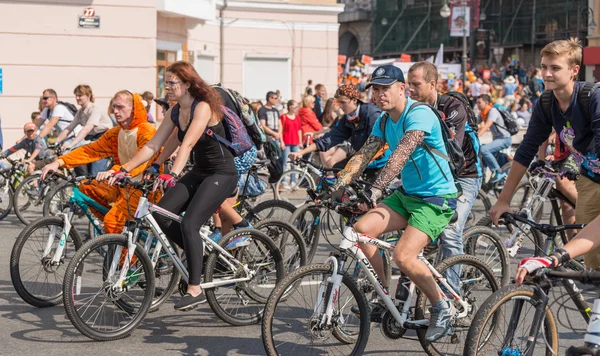 Karnevalový průvod na počest dne tygr. — Stock fotografie