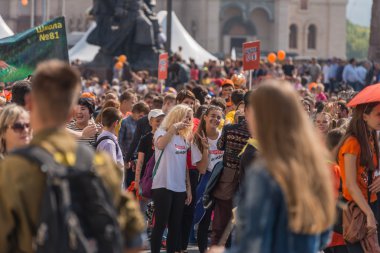 Kaplan günün şerefine karnaval alayı. 