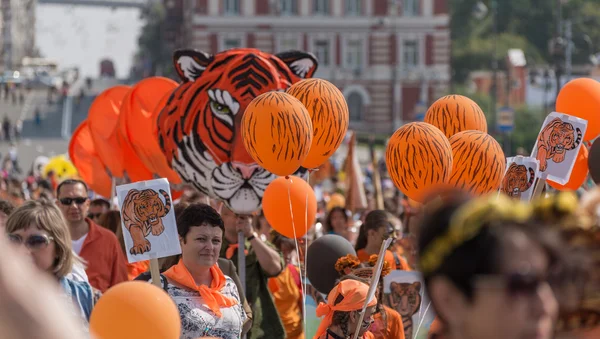 Carnival procession in honor of the Tiger Day. — Stock Photo, Image