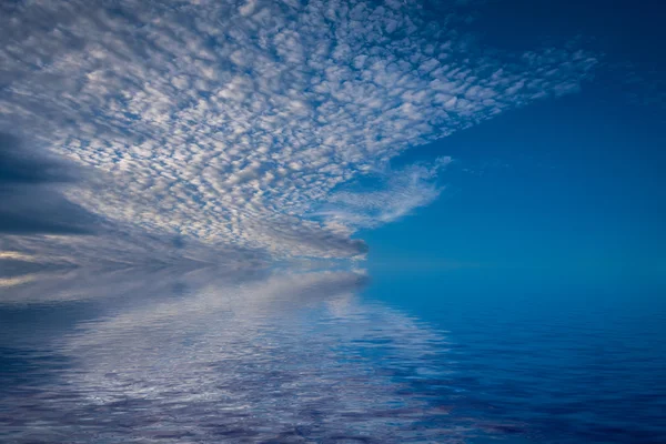 Cielo con nuvole. — Foto Stock