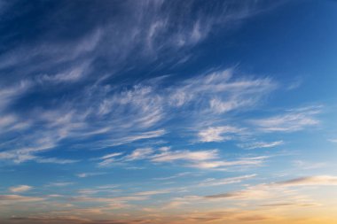 Dramatik gökyüzü arka planı için.