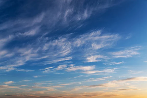 Dramatisk himmel för bakgrund. — Stockfoto