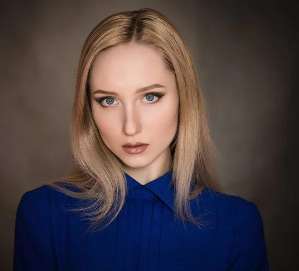 Young woman with blue eyes. — Stock Photo, Image