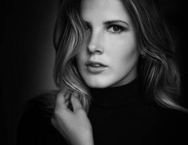 Genç bir kadının portresi.