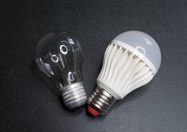 LED lamba ve akkor lamba.