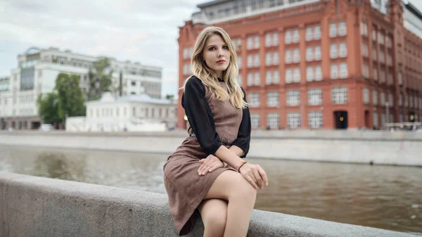 Genç bir kadının portresi.