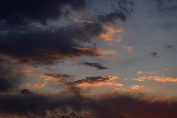 Dramatisk solnedgang himmel. - Stock-foto