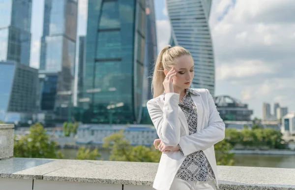 Genç bir kadının portresi.