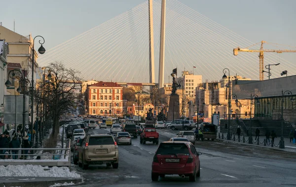 Svetlanskaya vista de rua ao pôr do sol . — Fotografia de Stock