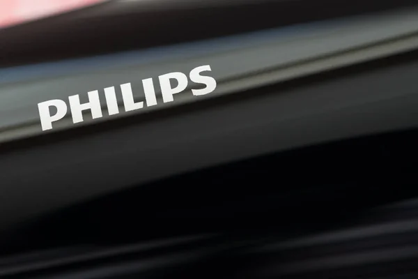 Vladivostok Rússia Janeiro 2018 Logotipo Philips Secador Cabelo Philips Uma — Fotografia de Stock