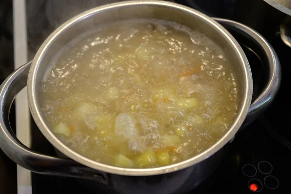 Zuppa Pollo Con Patate Cavolo Nella Padella Velocità Dell Otturatore — Foto Stock