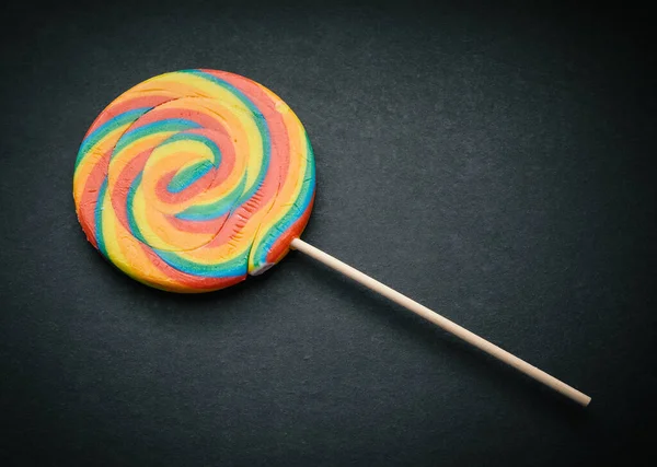 Natuurlijk Ogende Lolly Donkere Achtergrond — Stockfoto