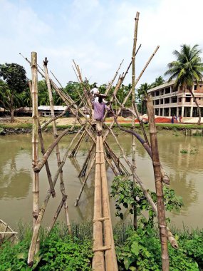Su kanalı, kırsal Bangladeş köprüden bambu