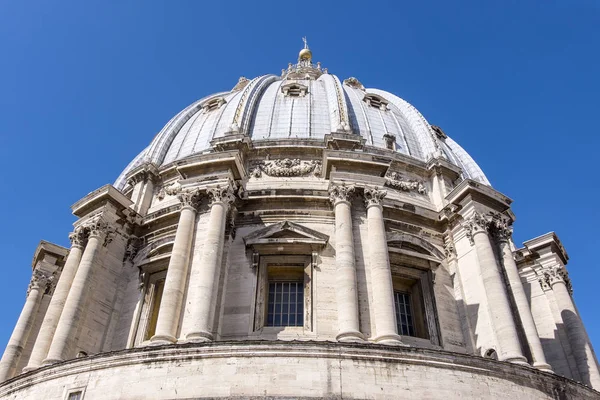 Vista Exterior da Cúpula da Basílica de São Pedro em Roma Itália — Fotografia de Stock