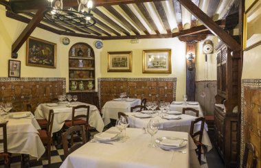 Madrid, İspanya - 9 Ekim 2017: İç Shot Botin Restoran