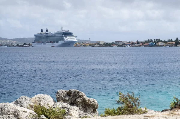 Kralendijk Bonaire Abril 2018 Vista Celebrity Equinox Cruise Ship Atracado — Foto de Stock