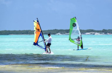 Bonaire, Güney Karayipler - 12 Nisan 2018: Bonaire, Güney Karayipler Sorobon Beach Rüzgar Sörfü