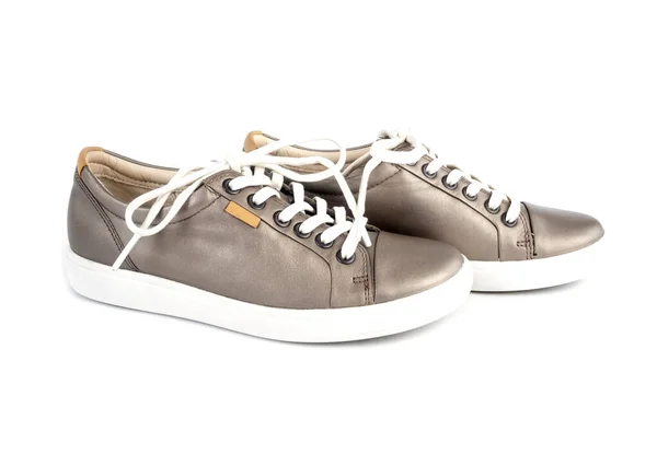 Shinny Brown Δερμάτινα Sneakers Λευκό Κορδόνι Απομονώνονται Λευκό — Φωτογραφία Αρχείου