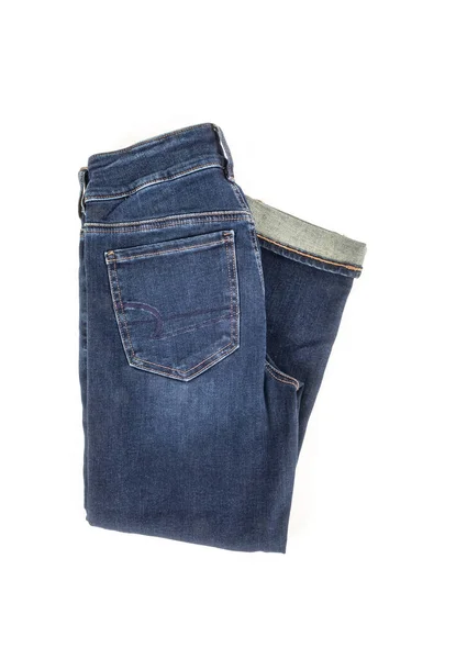 Women Dark Colored Cropped Denim Blue Jeans Terisolasi Putih — Stok Foto