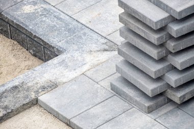 Patio İnşaat Alanında Gri Beton Veranda Taşları