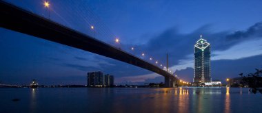 Bangkok, Tayland Rama IX köprüsünde alacakaranlık