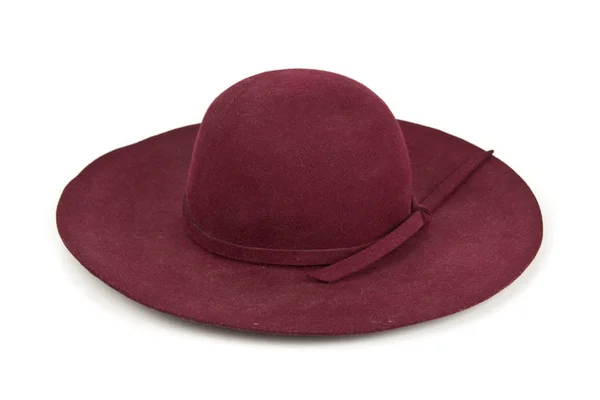 kırmızı şapka beyaz arkaplanda izole edildi