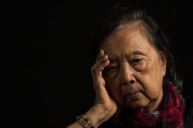 Yalnızlık yaşlı kadın