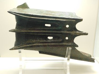 Ocak 2020, Pire, Yunanistan. Eski bir trireme ram, düşman gemilerini batırmak için kullanılır.