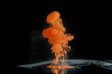 Mürekkep ve boya su ile süt girdap. soyutlama