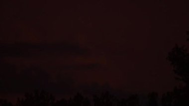 Gök gürültüsü fırtına bulutları