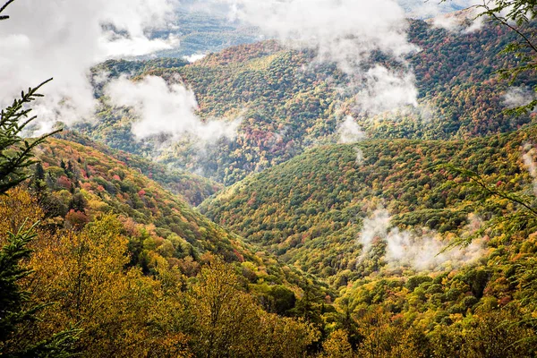Μεγάλη καπνιστή βουνά του εθνικού πάρκου — Φωτογραφία Αρχείου
