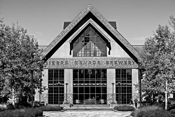 FLETCHER, NC October 15, 2016 -  Sierra Nevada Brewery on sunny — Stock Photo, Image