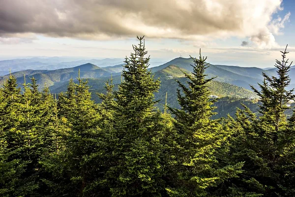 Landscape scenic views at isgah national forest — Stock Photo, Image