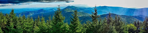 Paisagem vistas panorâmicas na floresta nacional isgah — Fotografia de Stock