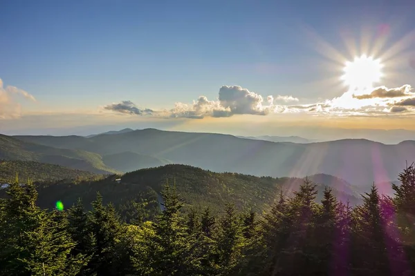 Monter mimtchell coucher de soleil paysage en été — Photo