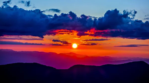 Monte mimtchell pôr do sol paisagem no verão — Fotografia de Stock